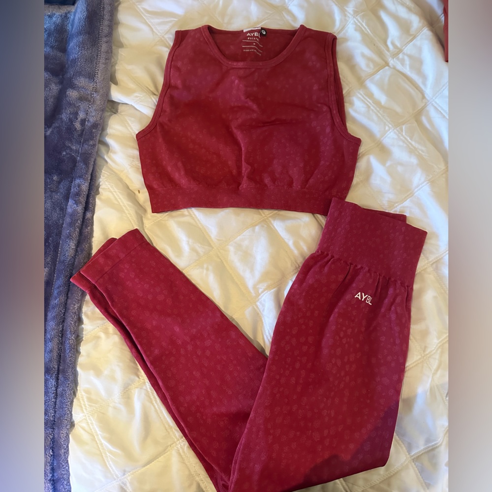 Cute ABYL sports bra and leggings set